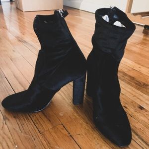 Size 8 Steve Madden Booties